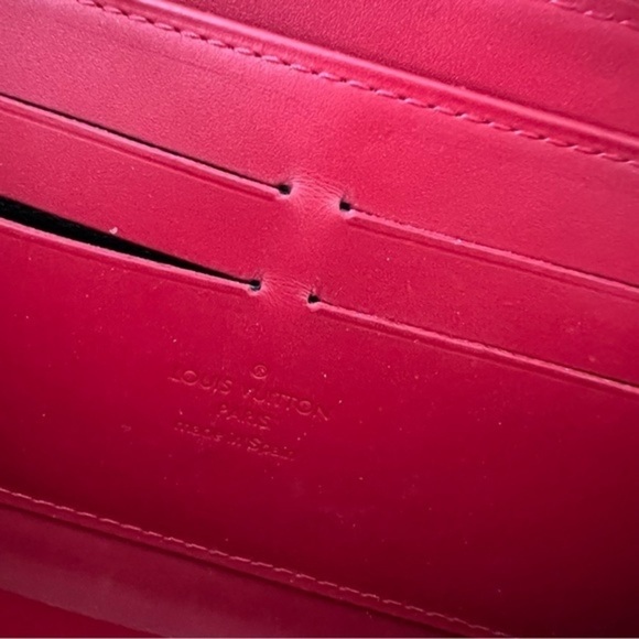 Authenticated Used Louis Vuitton Zippy Wallet  Monogram Vernis Pomme d'Amour Red - Picture 10 of 16